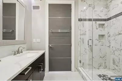 26 Hudson Terrace, Edgewater, NJ 07020 - Photo 29