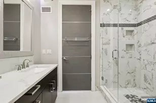 26 Hudson Terrace, Edgewater, NJ 07020 - Photo 29