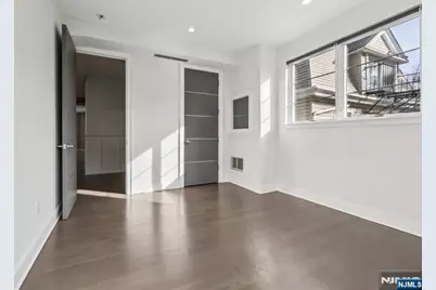 26 Hudson Terrace, Edgewater, NJ 07020 - Photo 33