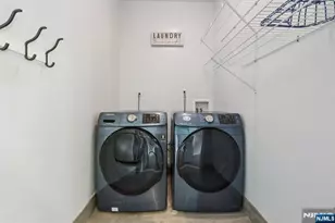 26 Hudson Terrace, Edgewater, NJ 07020 - Photo 33