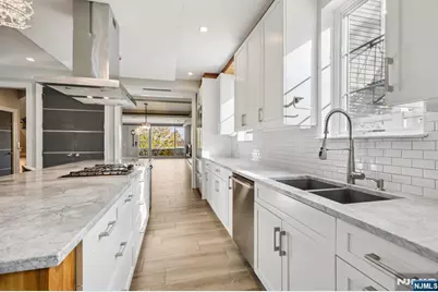 26 Hudson Terrace, Edgewater, NJ 07020 - Photo 11