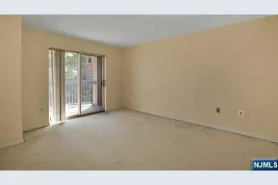 403 Nelson Court 403A #403A, Edgewater, NJ 07020 - Photo 7