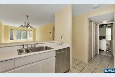 403 Nelson Court 403A #403A, Edgewater, NJ 07020 - Photo 1