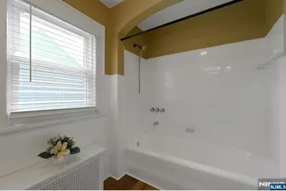 137 Johnson Avenue, Teaneck Township, NJ 07666 - Photo 17