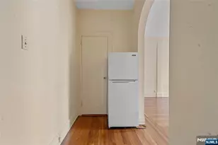 821 Bergen B5, Jersey City, NJ 07306 - Photo 7