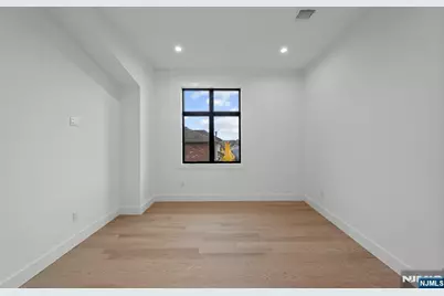 256 7th Street C #C, Palisades Park, NJ 07650 - Photo 29