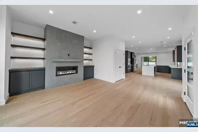 256 7th Street C #C, Palisades Park, NJ 07650 - Photo 5