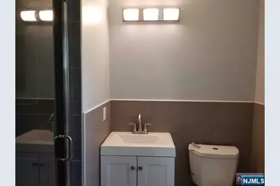 229 Mohegan Way, Fort Lee, NJ 07024 - Photo 7