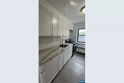 2335 Hudson A7 #A7, Fort Lee, NJ 07024 - Photo 5