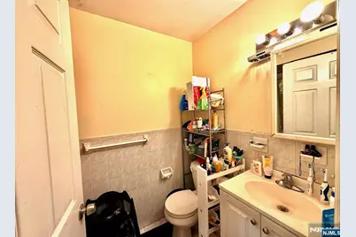 252 Passaic Avenue 1F #1F, East Newark, NJ 07029 - Photo 13