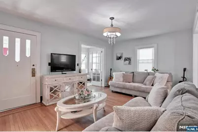 221 Passaic Avenue, Hasbrouck Heights, NJ 07604 - Photo 7