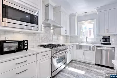 221 Passaic Avenue, Hasbrouck Heights, NJ 07604 - Photo 15