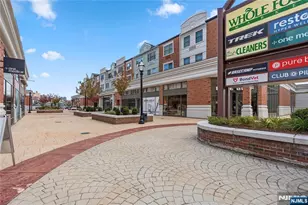 905 River Road 202, Edgewater, NJ 07020 - Photo 23