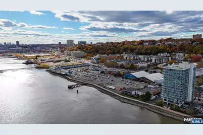 905 River Road 202 #202, Edgewater, NJ 07020 - Photo 29