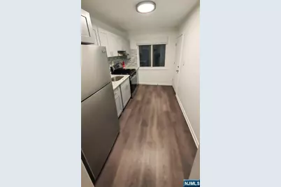 196-198 Tuxedo Parkway, Newark, NJ 07106 - Photo 3