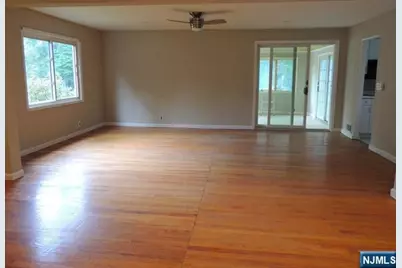 375 Chelsea Street, Paramus, NJ 07652 - Photo 3