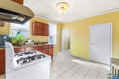 777 Stuyvesant Avenue, Irvington, NJ 07111 - Photo 9