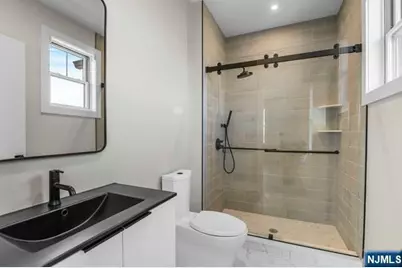 2021 Jones Road 203 #203, Fort Lee, NJ 07024 - Photo 9