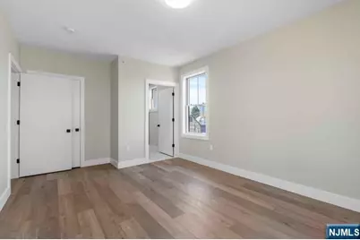 2021 Jones Road 203 #203, Fort Lee, NJ 07024 - Photo 11