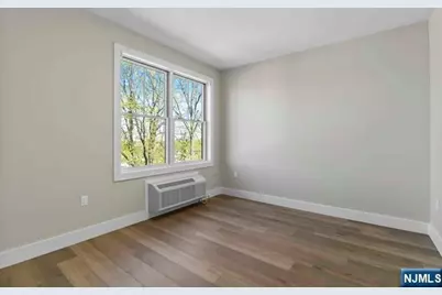 2021 Jones Road 203 #203, Fort Lee, NJ 07024 - Photo 5