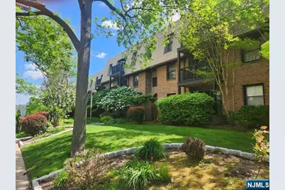 550 North Avenue E #E, Fort Lee, NJ 07024 - Photo 1