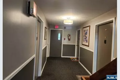 550 North Avenue E #E, Fort Lee, NJ 07024 - Photo 3
