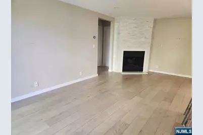 550 North Avenue E #E, Fort Lee, NJ 07024 - Photo 9