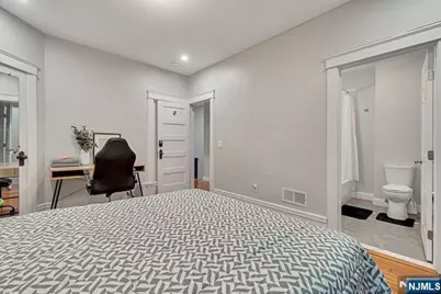 257 Woodlawn Avenue, Jersey City, NJ 07305 - Photo 13