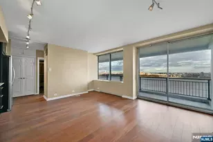 2 Horizon Road 1418, Fort Lee, NJ 07024 - Photo 5