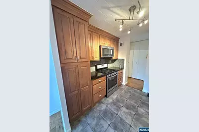 9060 Palisade Avenue 811 #811, North Bergen, NJ 07047 - Photo 7