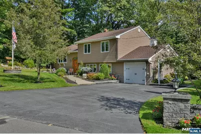 279 West Place, Washington Township, NJ 07676 - Photo 3