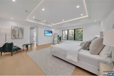 801 Godwin Road, Paramus, NJ 07652 - Photo 35