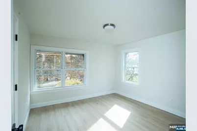 490 Broad Avenue 5 #5, Leonia, NJ 07605 - Photo 1