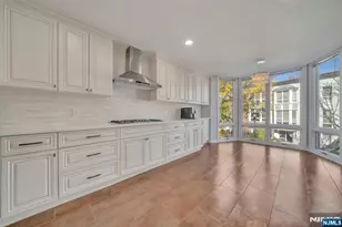 55 Victoria Pl, Fort Lee, NJ 07024 - Photo 17