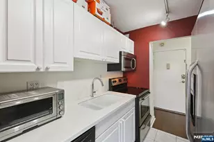 125 Prospect Ave 17G, Hackensack, NJ 07601 - Photo 13