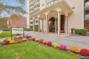 125 Prospect Ave 17G, Hackensack, NJ 07601 - Photo 1