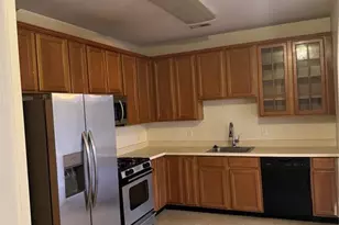 138 Limerick Ln, Phillipsburg, NJ 08865 - Photo 3