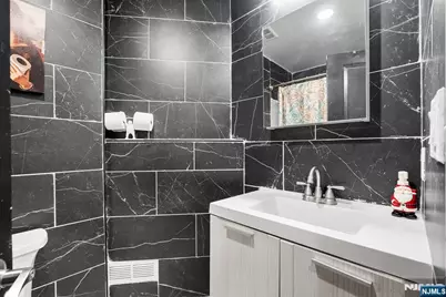 402 Cliff Street, Fairview, NJ 07022 - Photo 11