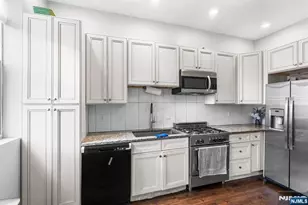 402 Cliff St, Fairview, NJ 07022 - Photo 15