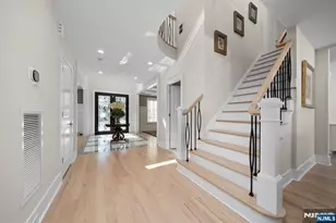 319 Franklin Pl, Paramus, NJ 07652 - Photo 19