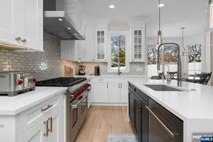 319 Franklin Pl, Paramus, NJ 07652 - Photo 11