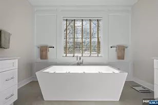 319 Franklin Pl, Paramus, NJ 07652 - Photo 27