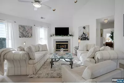 8 Caleb Court 904 #904, Hamburg, NJ 07419 - Photo 19