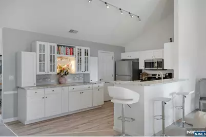 8 Caleb Court 904 #904, Hamburg, NJ 07419 - Photo 9