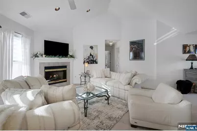 8 Caleb Court 904 #904, Hamburg, NJ 07419 - Photo 17