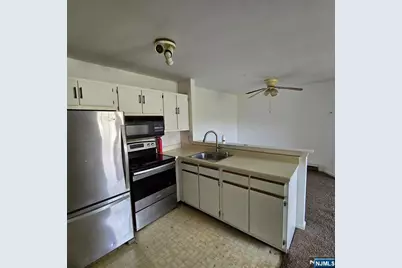 107 Chatfield Drive, Pequannock Township, NJ 07444 - Photo 3