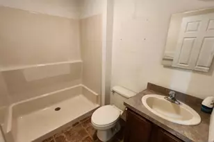 128 Big Piece Rd, Fairfield, NJ 07004 - Photo 13