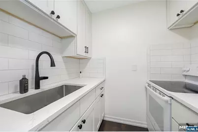 234 Lawton Avenue 1 #1, Cliffside Park, NJ 07010 - Photo 11