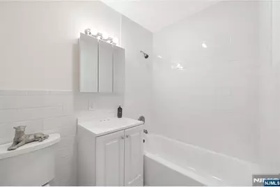 232 Lawton Avenue 6 #6, Cliffside Park, NJ 07010 - Photo 17