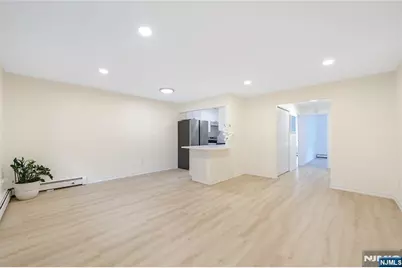 232 Lawton Avenue 6 #6, Cliffside Park, NJ 07010 - Photo 11